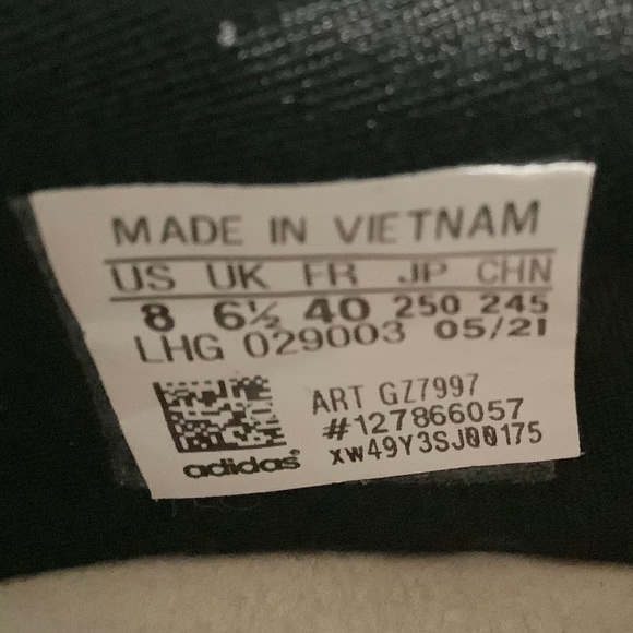 Womens 8/Mens 7 *TEAR* (pic) USED Adidas NMD R1 Core Black Carbon White GZ7997 - Picture 10 of 11